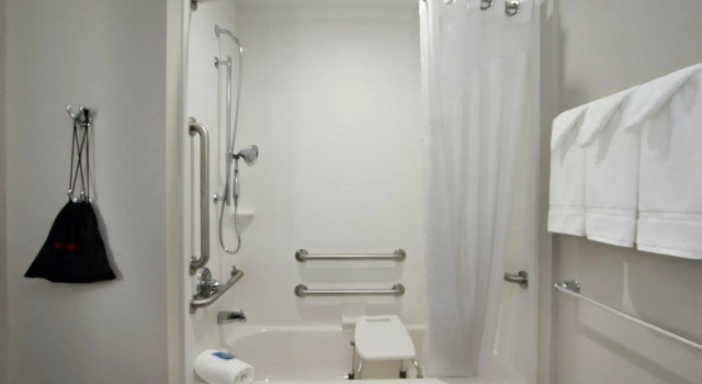 Двухместный номер Standard Holiday Inn Express & Suites Columbus North by IHG