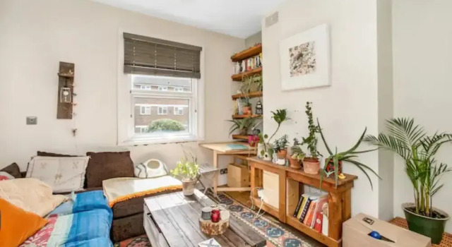 Gorgeous Refurbished 2 Bedroom Apartment With Garden