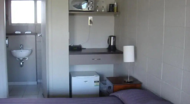 Студия Bristol Motel