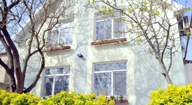 Коттедж с 2 комнатами Garden Cottage near Beach, Airport