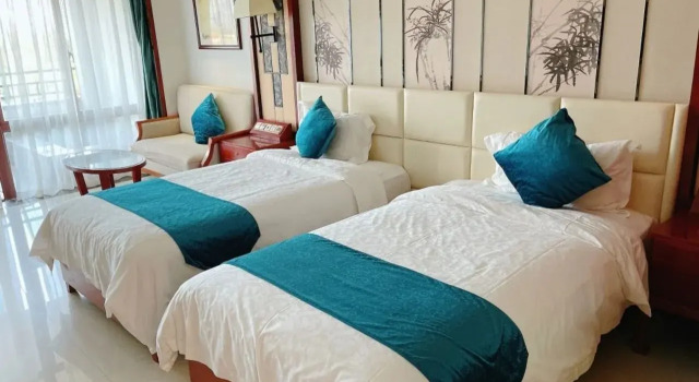 Ramada by Wyndham Wanning Resort, Rezerwuj Ośrodek wypoczynkowy Hotele 3-gwiazdkowe w Wanning, 3*