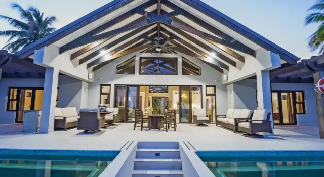 Вилла Casa de Wilson - 5 Bedroom Beachfront Villa With Amazing Pool
