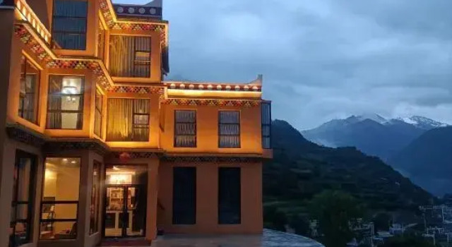 Hilmorinka Homestay, Reserva ahora Hotel Siguniangshan República Popular China
