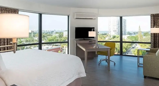 Четырёхместная студия Hampton Inn & Suites Miami Wynwood Design District, FL