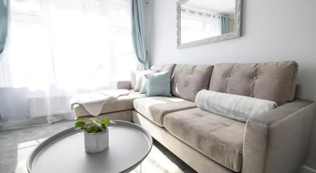 Modern and Stylish Apartment- Short Walk to Beach, Varaa Huoneisto Asunnot kohteessa Merseyside, Huoneisto
