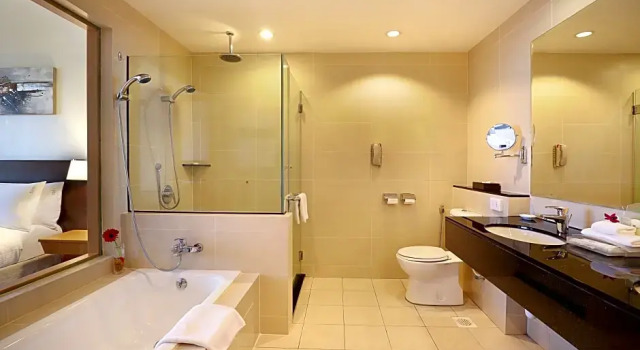 Двухместный люкс c 1 комнатой с видом на море Holiday Inn Melaka by IHG
