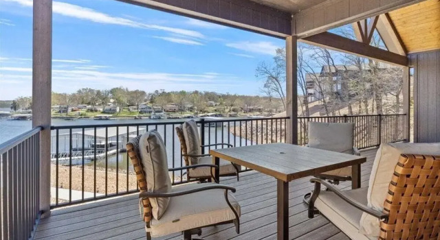 Коттедж Accessible Lakeside Luxury at the 45mm w/ Private Dock, Sunset Views & More