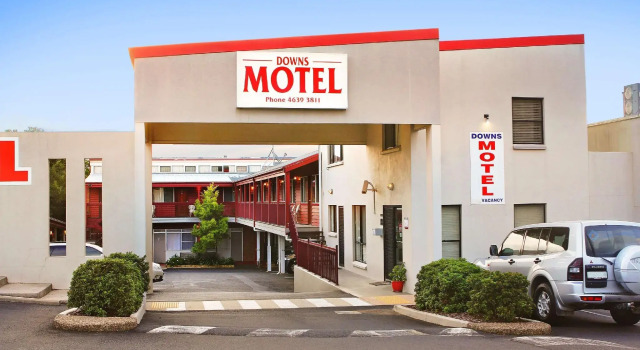 Camera tripla Standard Downs Motel