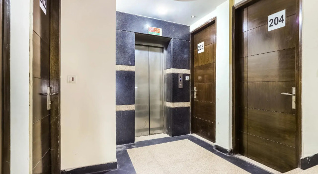 OYO 13252 Hotel Chander Palace