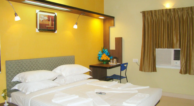 Grand Bee Hotel