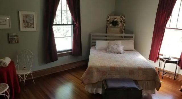 7 Bedroom Manor near Appomattox & Lynchburg, Book Feriehus Hoteller i Virginia med pool, Swimmingpool