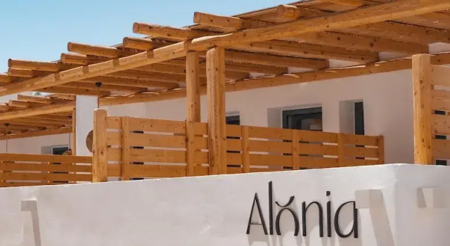 Alonia Suites