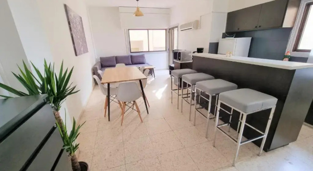 Cozy Beach Apt / 100 MBit+ Netflix / Near Airport, Book Hotel Larnaka Larnaca Region