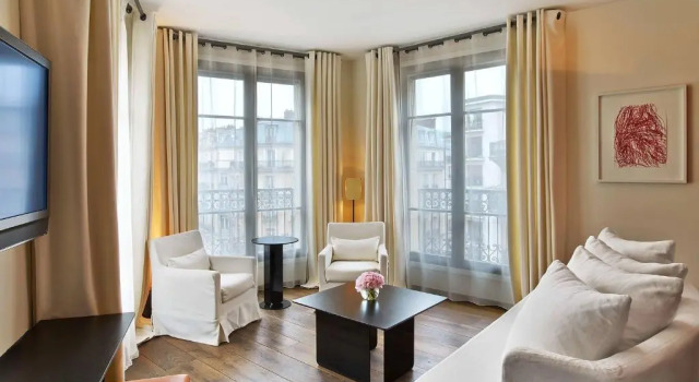 Двухместный люкс С видом на Эйфелеву башню Eiffel Le Metropolitan, Paris Tour Eiffel, a Tribute Portfolio Hotel