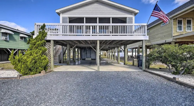 Holden Beach Family Abode - Steps to Ocean!, Забронировать Дом для отпуска Холден-Бич Северная Каролина