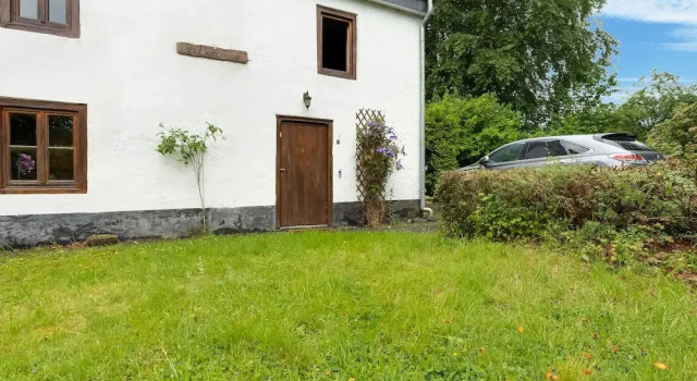 Detached Holiday Home with Sauna & Open Fire near Houffalize, Забронировать Отель Уффализ 