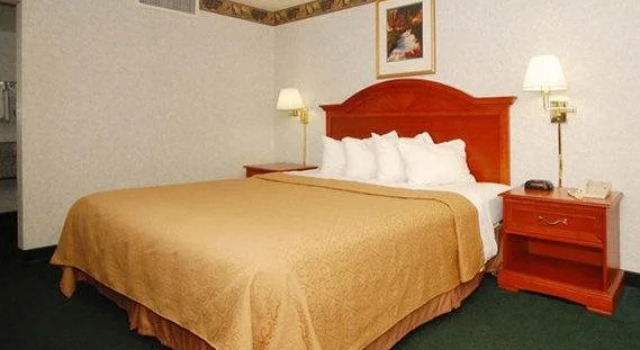 Quality Inn, Buchen Sie Hotel Columbia Missouri