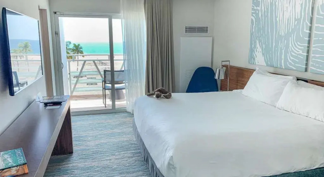 Номер Standard с балконом и oceanfront B Ocean Resort Fort Lauderdale Beach