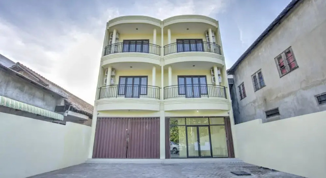 Oyo 2509 Central District Residence, Book Hotel Hotels in East Java with Breakfast, Breakfasts