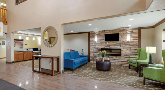 Comfort Inn & Suites Cedar Rapids North - Collins Road, Prenota Hotel Cedar Rapids Iowa