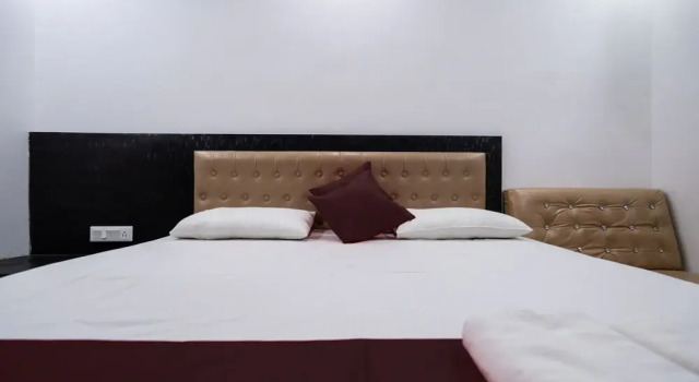 Nova Inn, Забронировать Отель Отели Горакхпур 3 звезды, 3*