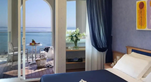 Номер Deluxe Hotel Tiffanys