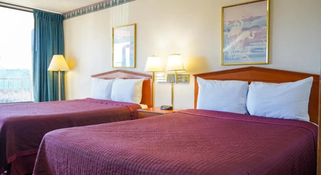Days Inn Clarksville, Забронировать Отель Кларксвилл Ozarks
