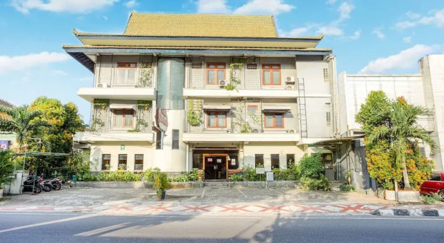 Hotel Winotosastro by OYO Rooms