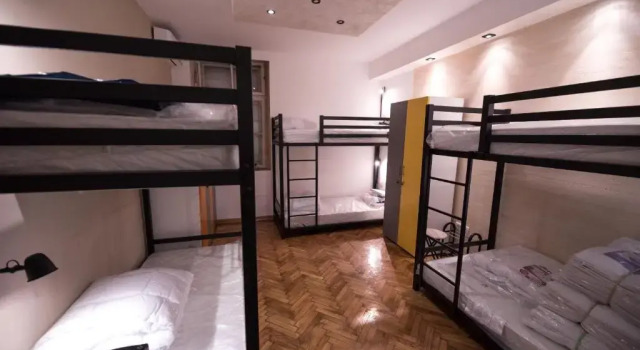 Кровать в общем номере Hostel Evropa