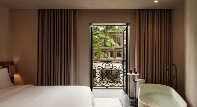 Люкс с 2 комнатами с балконом Yin Hotels Guangzhou