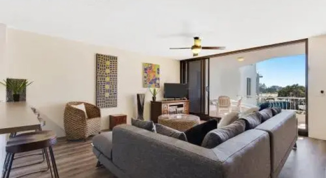 Alex Headland Beachfront, Забронировать Отель Бизнес-отели Александра-Хедленд, рядом с Ripple Sunshine Coast Massage Day Spa and Beauty, 4* 5*