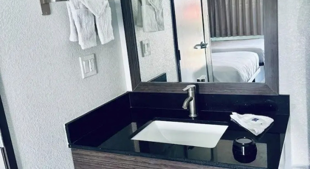 Четырёхместный номер Deluxe Motel 6-San Bernardino, CA - North
