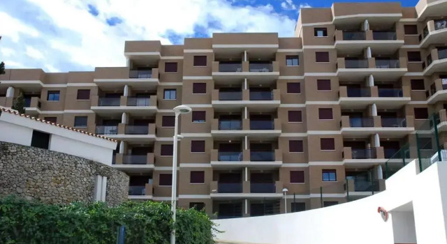 Mirador frente al mar. 1a linea. Piscina y parking