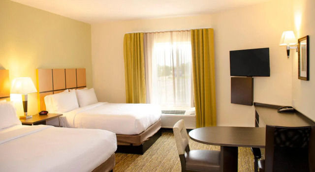 Четырёхместный люкс Candlewood Suites York by IHG