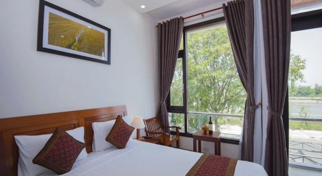 Двухместный семейный номер Standard с балконом Hoi An Sun Lake Villa