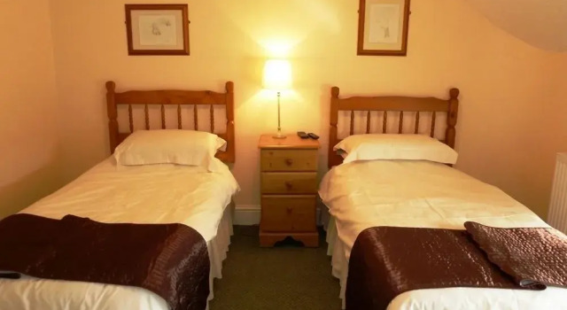 Ganton Greyhound Hotel, Забронировать Отель Отели Англии 3 звезды, 3*