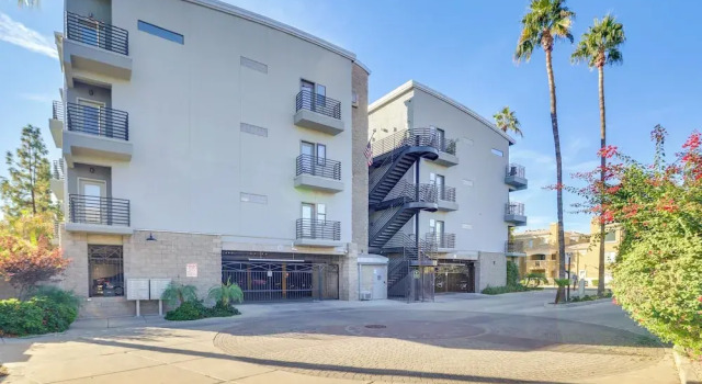< 1 Mi to Biltmore Fashion Park: Condo w/ Pool!, Забронировать Апартаменты/квартира Финикс Phoenix Metropolitan Area, рядом с AMC Esplanade 14