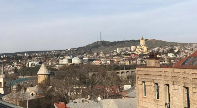 Четырёхместный номер Standard с балконом Hotel Kalanga