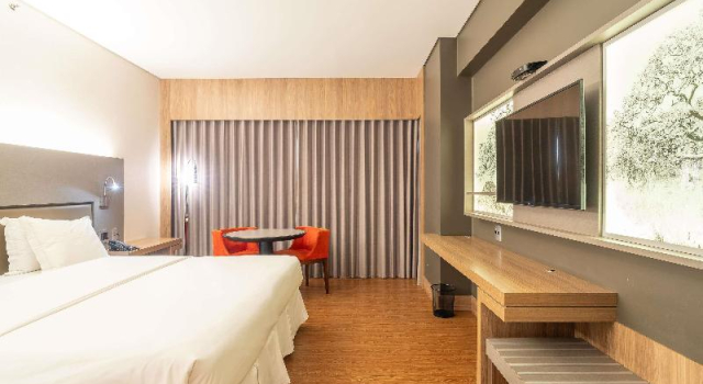 Двухместные апартаменты с балконом Mercure Uberlândia Plaza Shopping