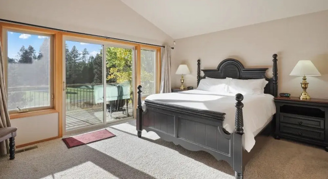 11 Tournament 5 Bedroom Home by RedAwning
