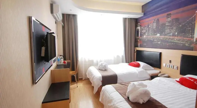 Семейный номер Standard Thank Inn Plus Hotel Hebei Zhangjiakou Xuanhua District People'S Park