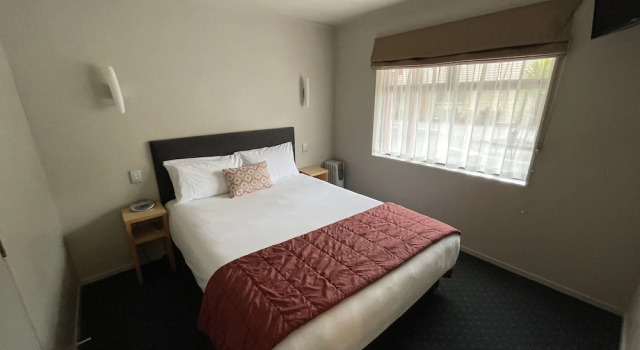 Люкс Standard с 2 комнатами Bentleys Motor Inn