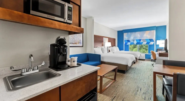 Люкс Holiday Inn Express Hotel & Suites Albany by IHG