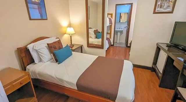 Номер Standard Hotel La Sabana