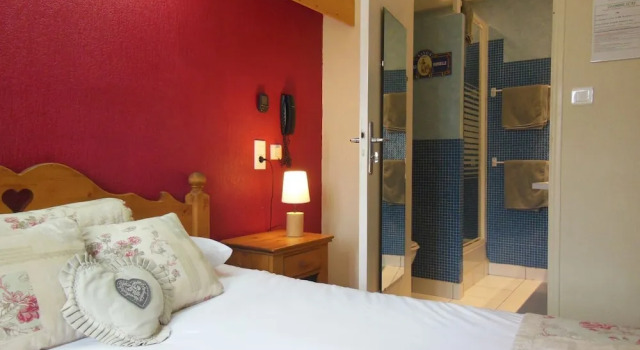 Номер Comfort Logis Hôtel Le Glacier