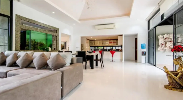Kinnaree Villa Loch Palm Golf by Chattha