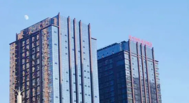Panzhou International Garden Hotel, Rezerwuj Hotel Hotele w Liupanshui z basenem, Basen