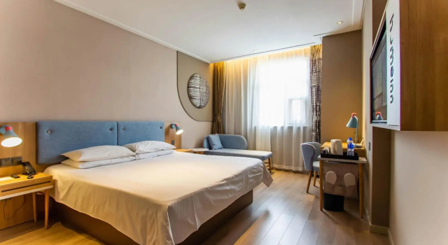Home Inn (Xinxiang Pingyuan Road), Rezervovat Hotel Xinxiang Henan