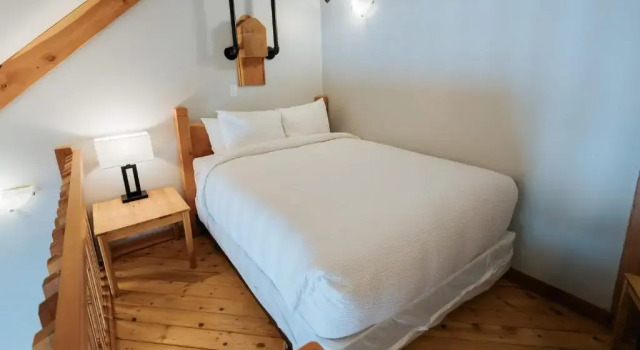 Двухместный люкс Basecamp Lodge Golden