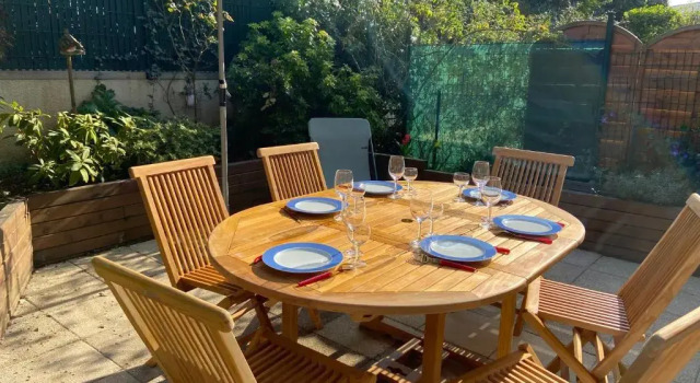 Коттедж Maison familiale 80m2 - Terrasse au sud et garage.